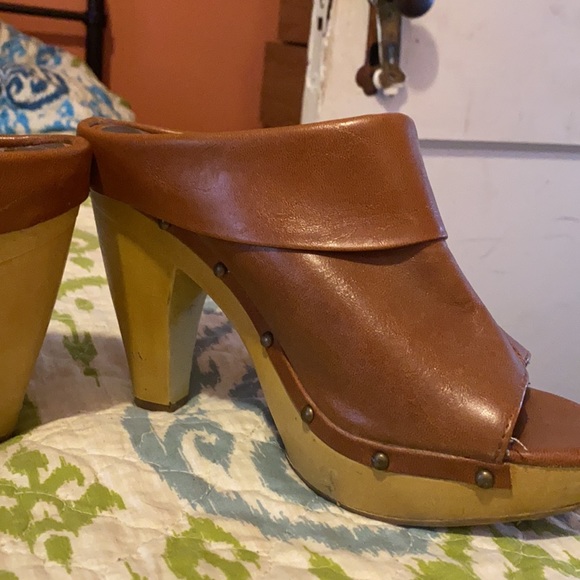 Heels - Picture 3 of 5